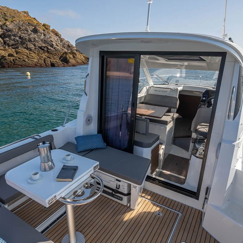 Beneteau Antares 8 OB"