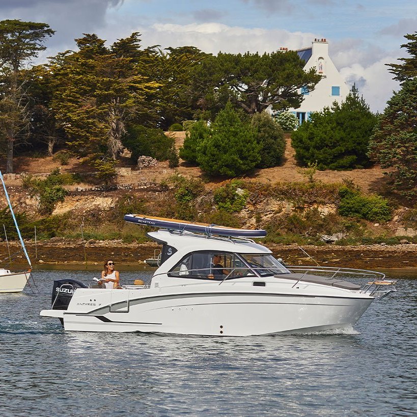 Beneteau Antares 7