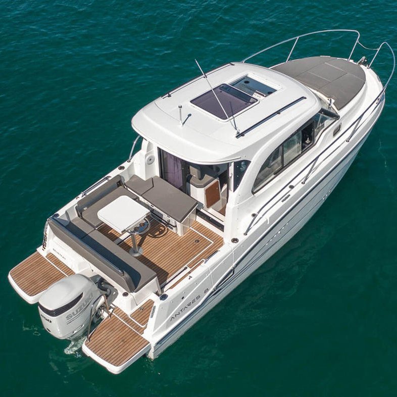 Beneteau Antares 8 OB"