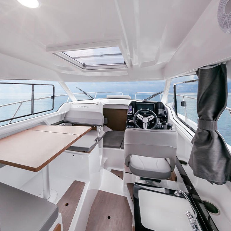 Beneteau Antares 8 OB"