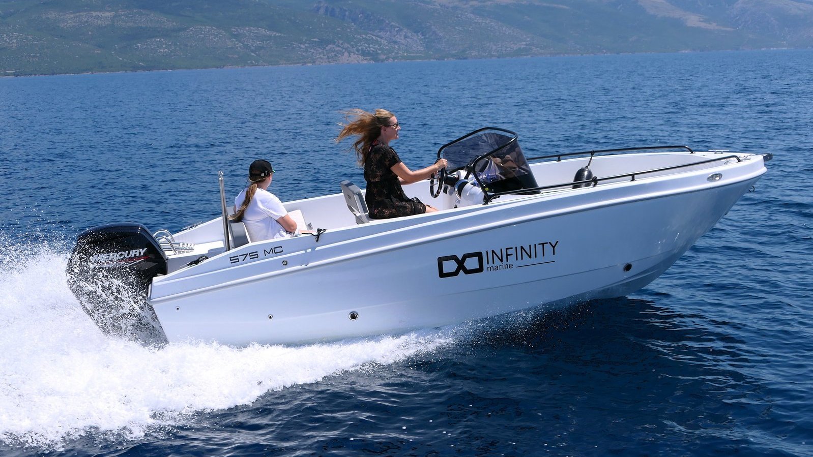 Infinity 575 MC