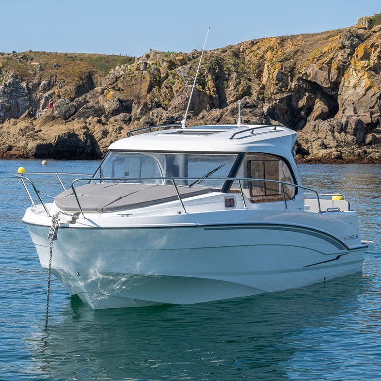 Beneteau Antares 8 OB"