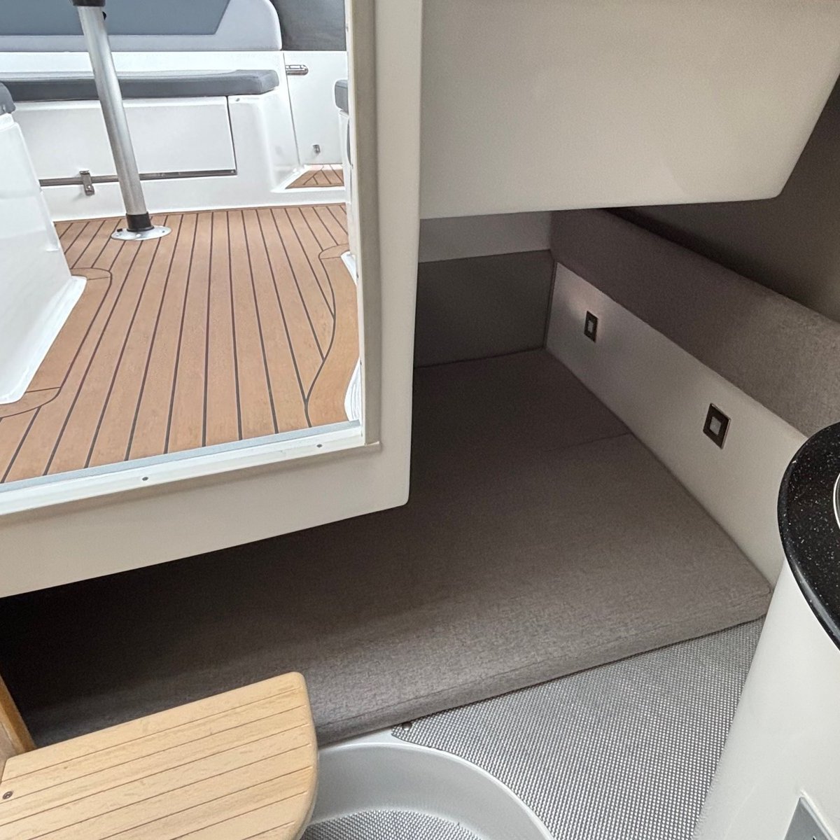 Saver 690 Unterflurkajüte